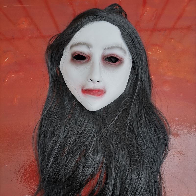 Le Cool Female ghost mask esca - Board Game In Real Life recension och pris
